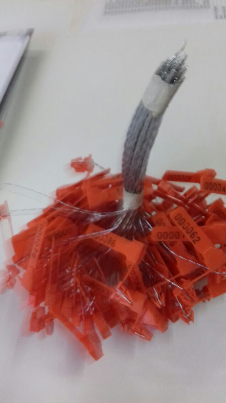 DEPARTAMENTO DE ÁGUA INICIA INSTALAÇÃO DE LACRES